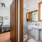 Design Dwelling Near Policlinico מודנה