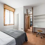 Design Dwelling Near Policlinico דירה *