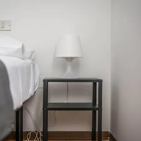 Design Dwelling Near Policlinico * מודנה