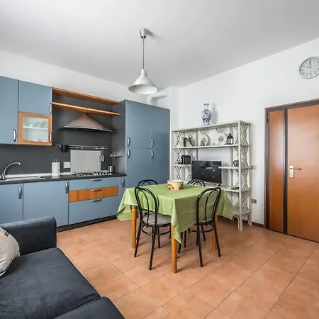 Design Dwelling Near Policlinico דירה *