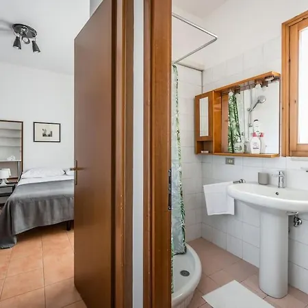 Design Dwelling Near Policlinico Modène