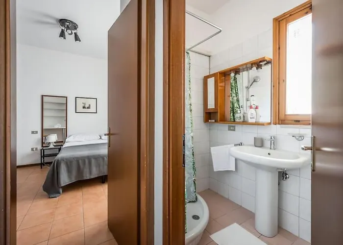 Design Dwelling Near Policlinico Модена