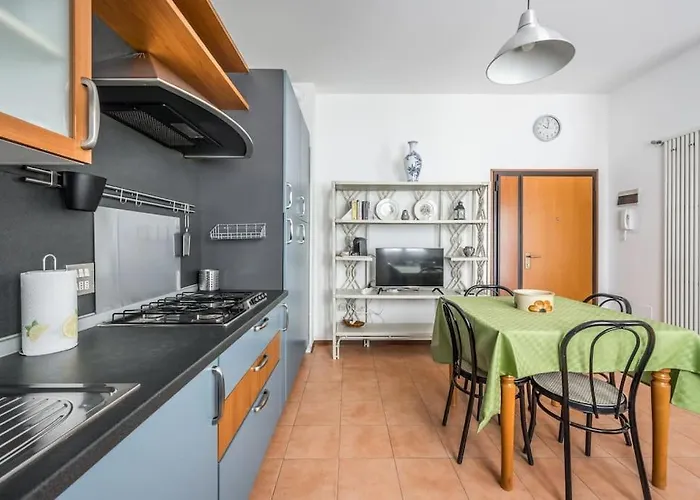 Design Dwelling Near Policlinico Апартаменти Модена