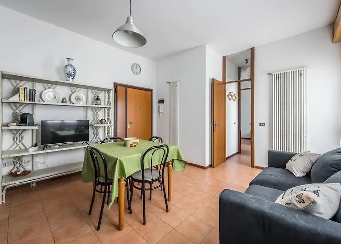 Design Dwelling Near Policlinico *